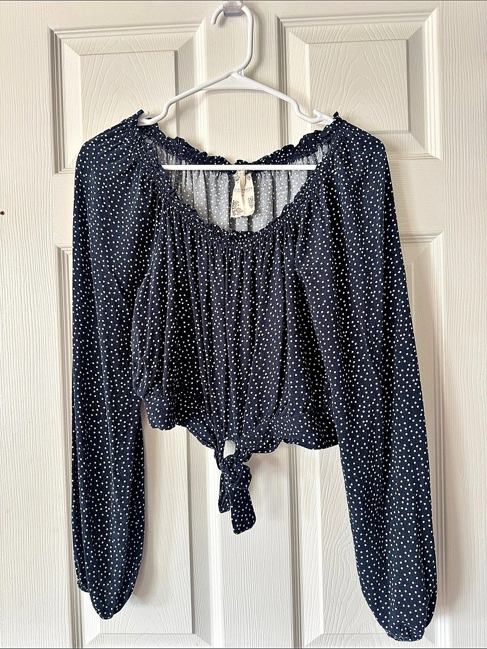 Blue Pepper Polka Dot Tie-Front Blouse in Navy & White Size M